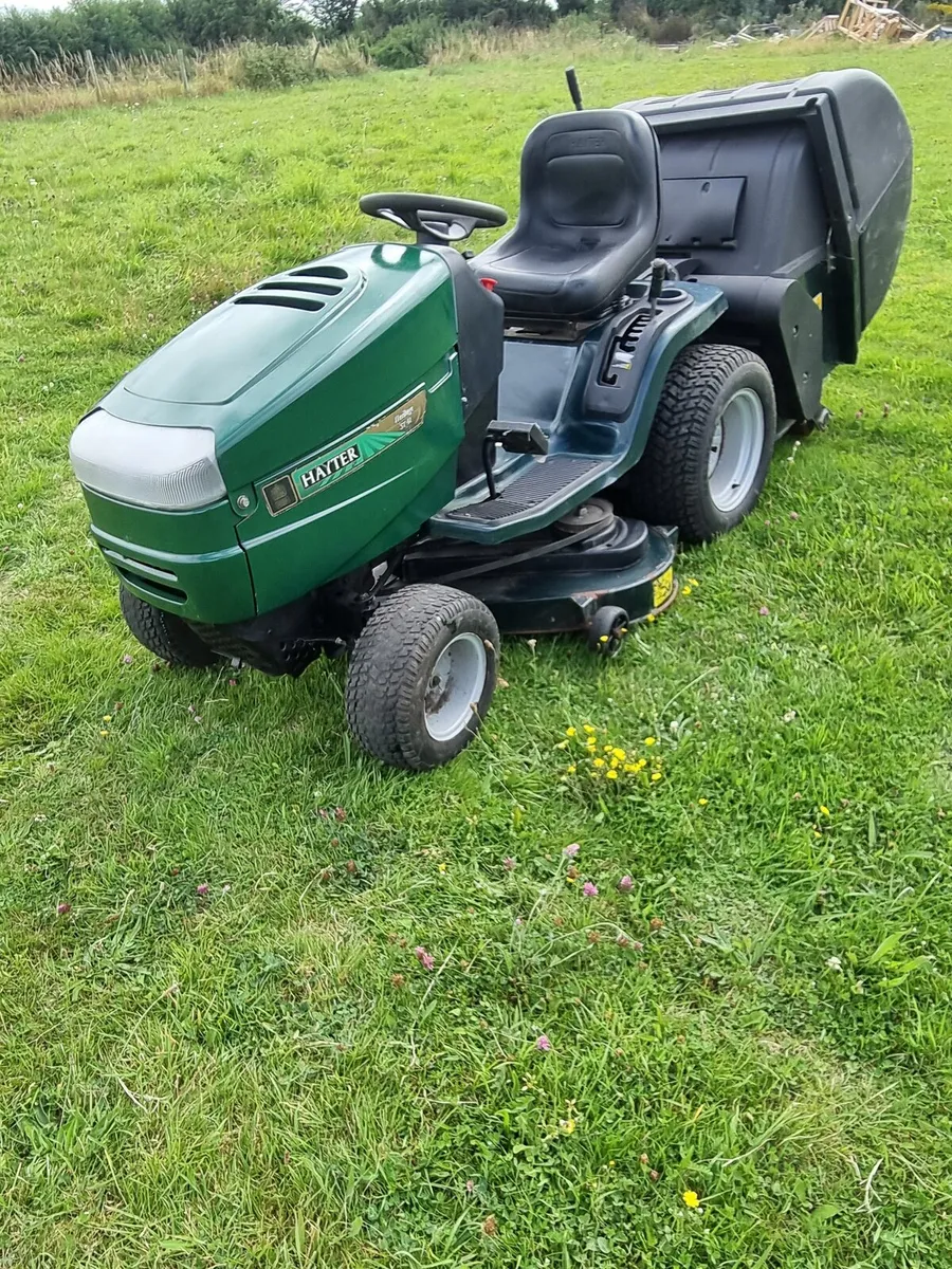 Hayter heritage st42 ride on mower - Image 4