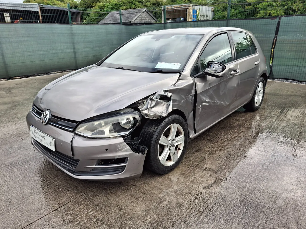 2015 Volkswagen Golf  TDi - Image 3