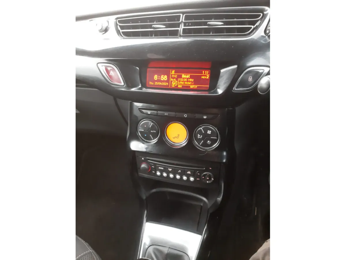 Citroen DS 3 E- HDI 90 DSTYLE+ 2DR - Image 4
