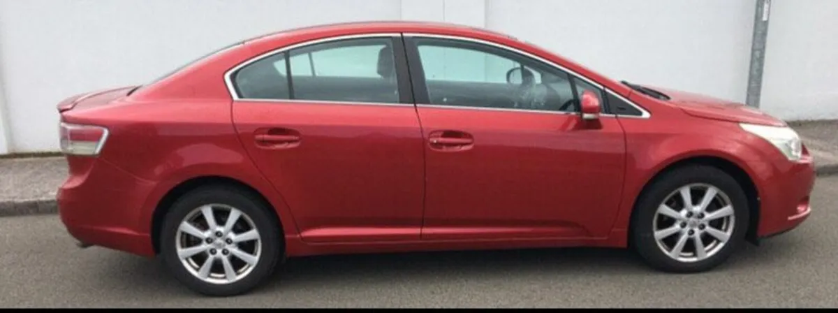 Toyota Avensis 2011 - Image 4