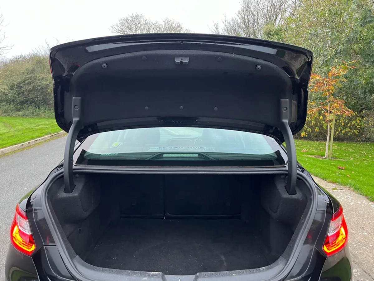 Renault Megane IVGRAND COUPE PLAY BLUE GRAND D 4DR - Image 4