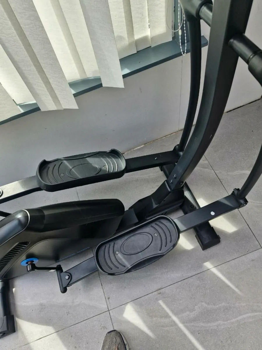 Cross trainer - Image 3