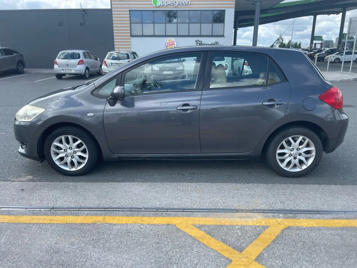 Toyota Auris 2007 Automatic - Image 3