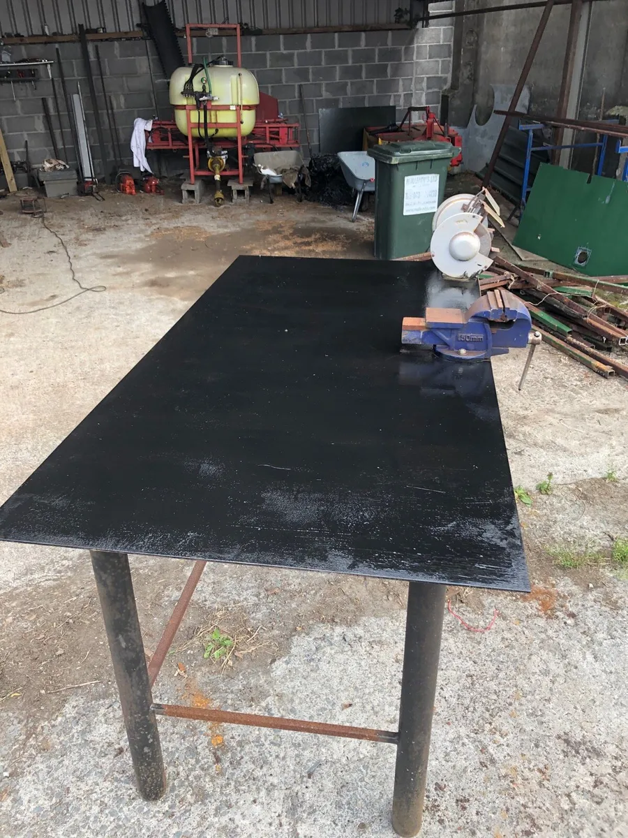 Metal work bench - Image 2