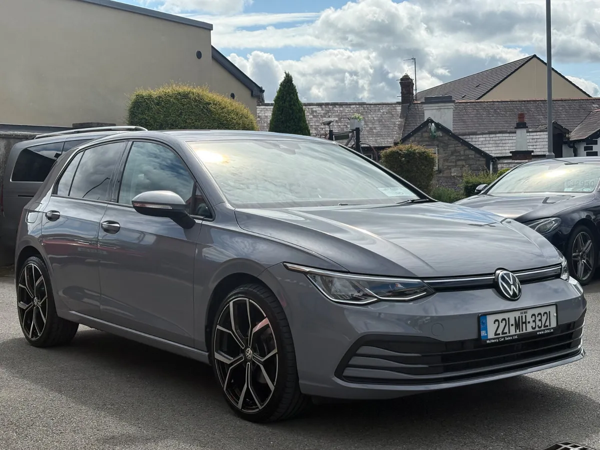 221 Volkswagen Golf Life 2.0 Diesel *Low Kils* - Image 3