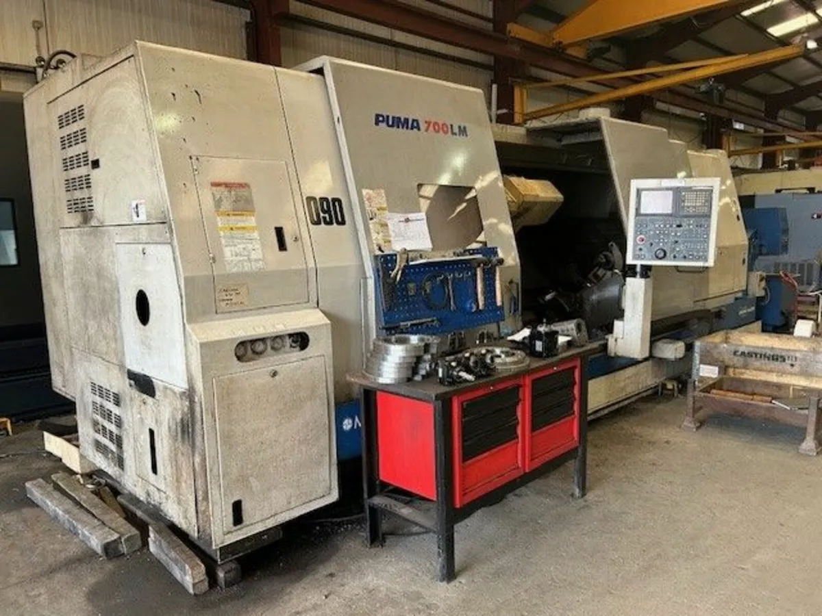 DOOSAN DAEWOO PUMA 700 LM CNC LATHE - Image 1