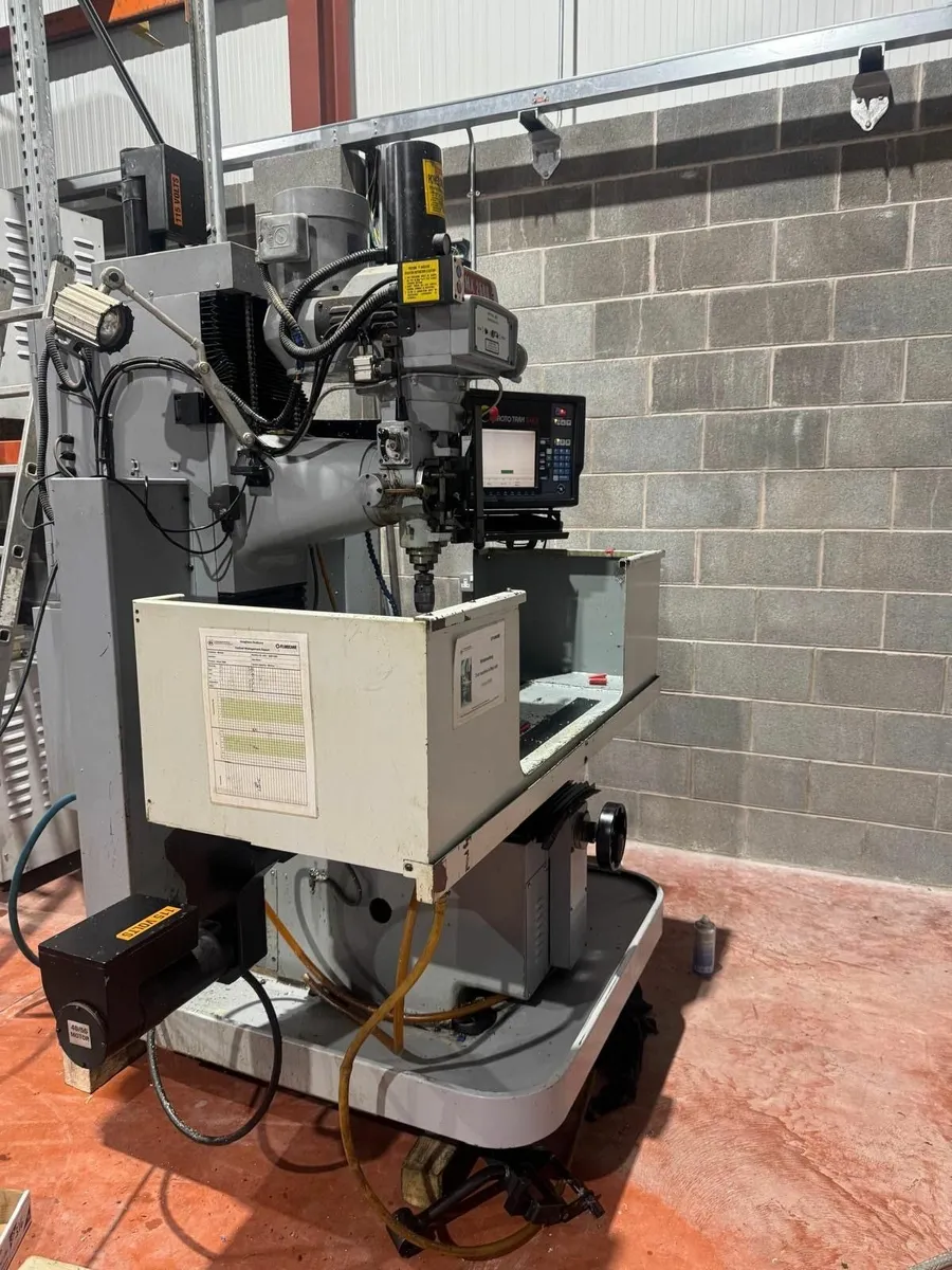 XYZ SMX 2500 CNC MILLING MACHINE