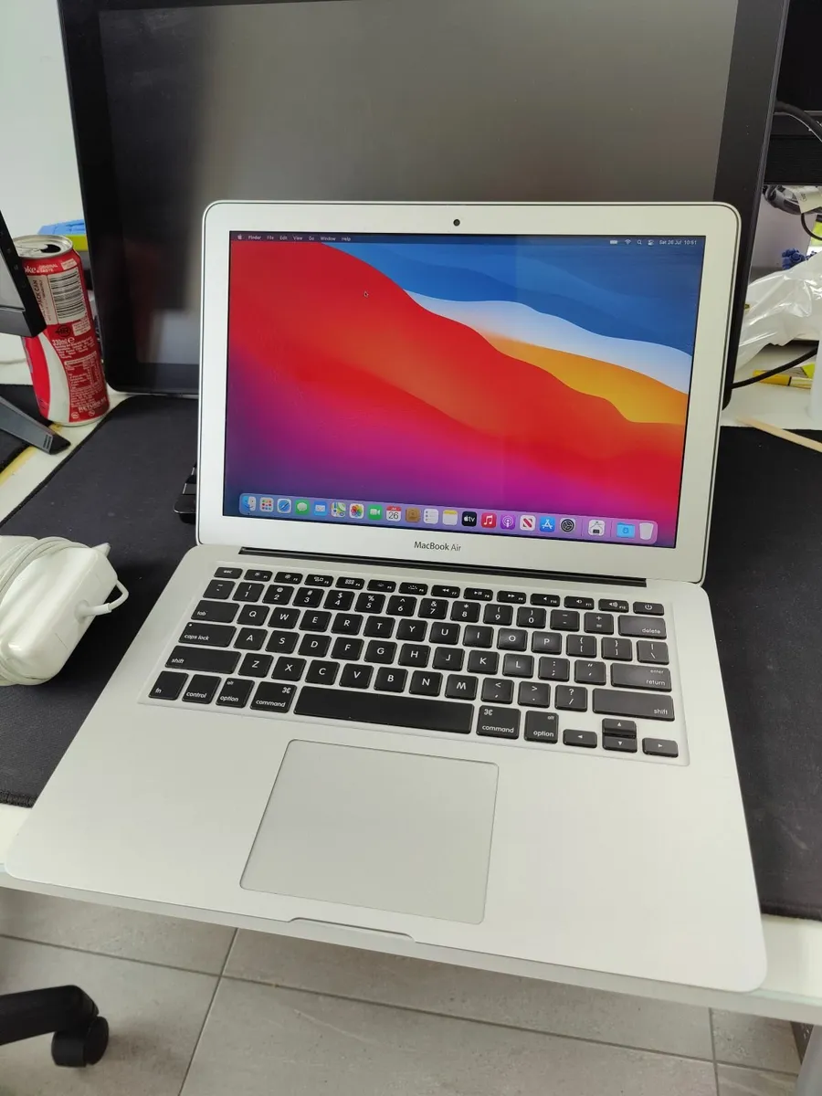 Fast MacBook Air i5/128GB SSD/Monterey - Image 1