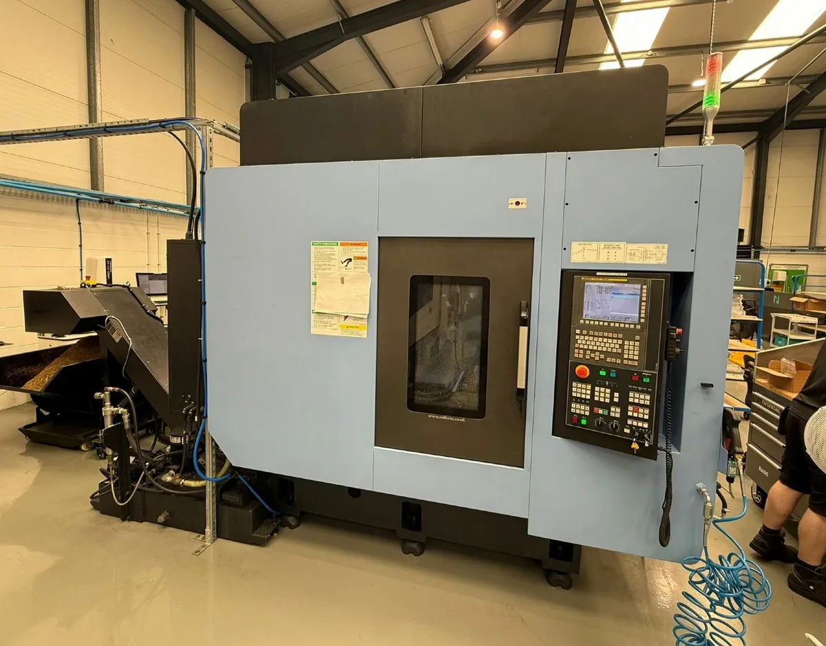DOOSAN VC 3600 VERTICAL MACHINING CENTRE - Image 2