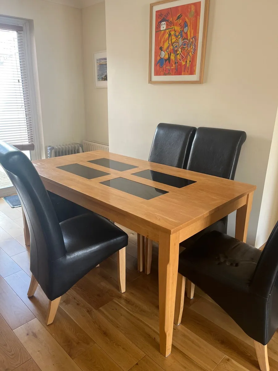Dinning room table and 6 chairs - Image 1