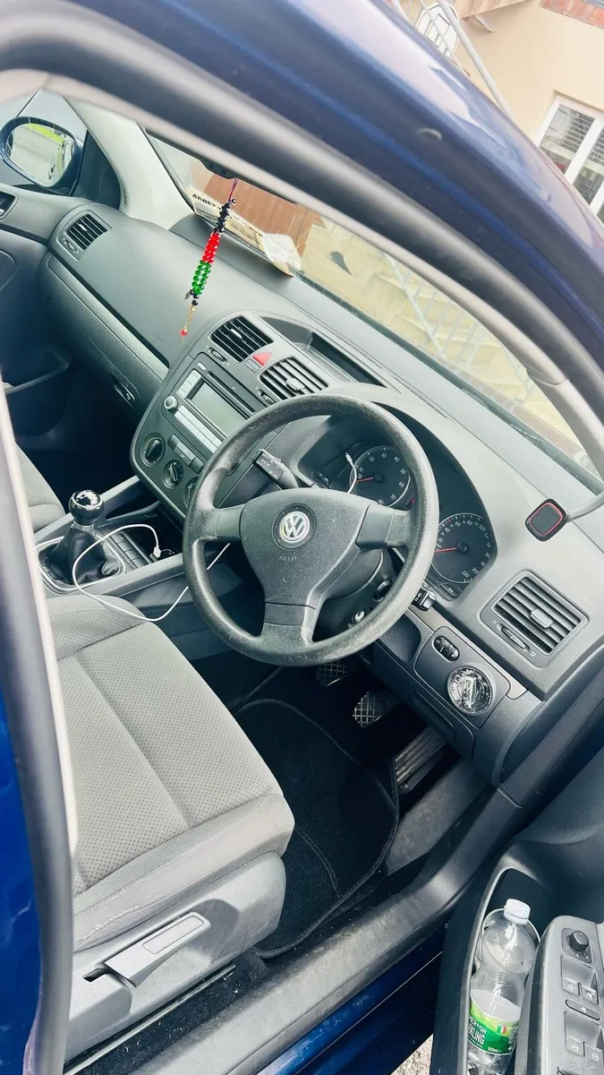 Car - Image 3