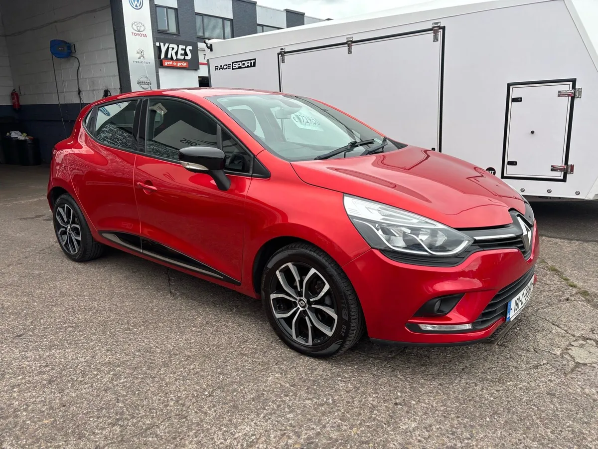 Renault Clio - Image 2