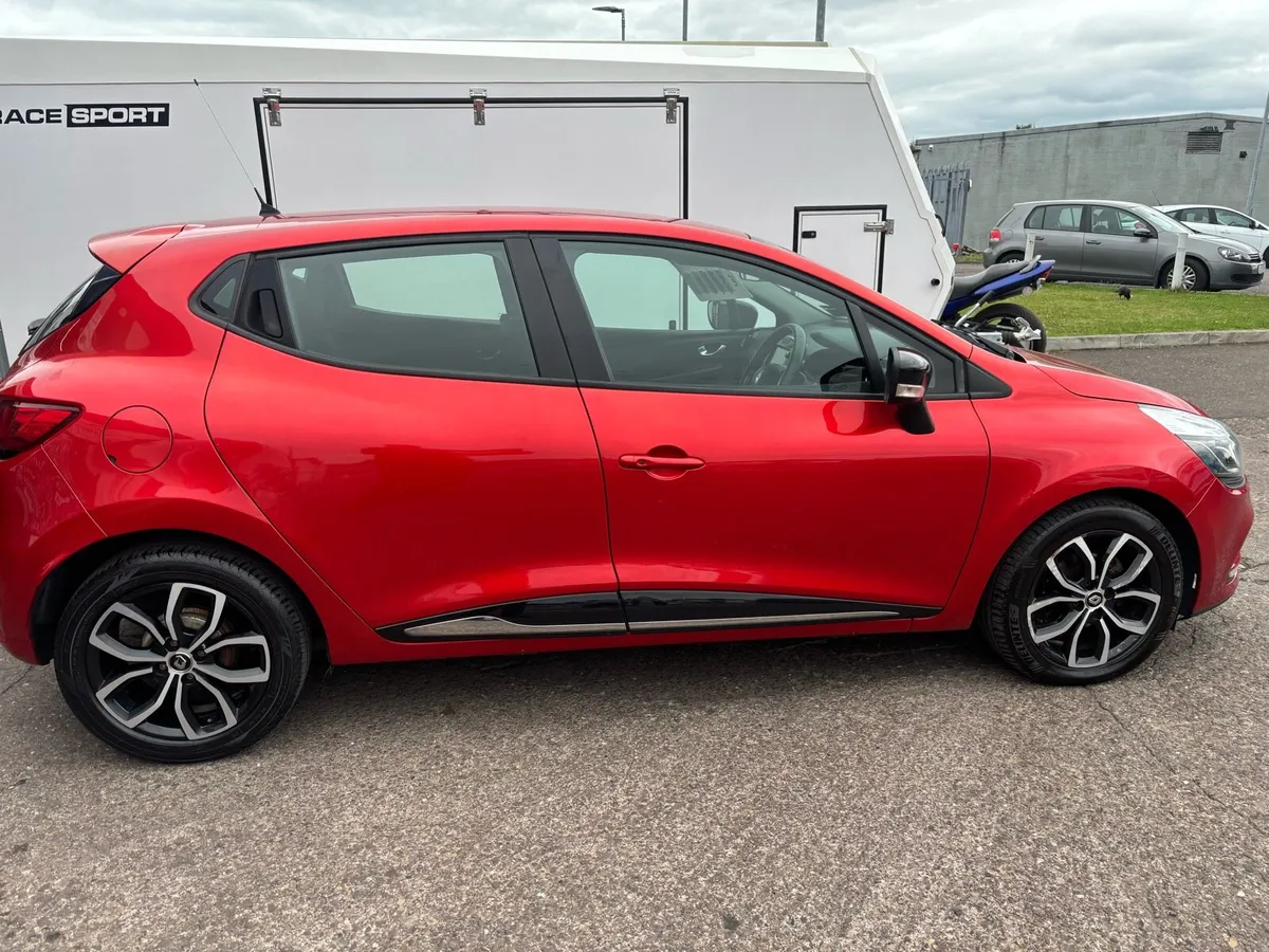 Renault Clio - Image 4
