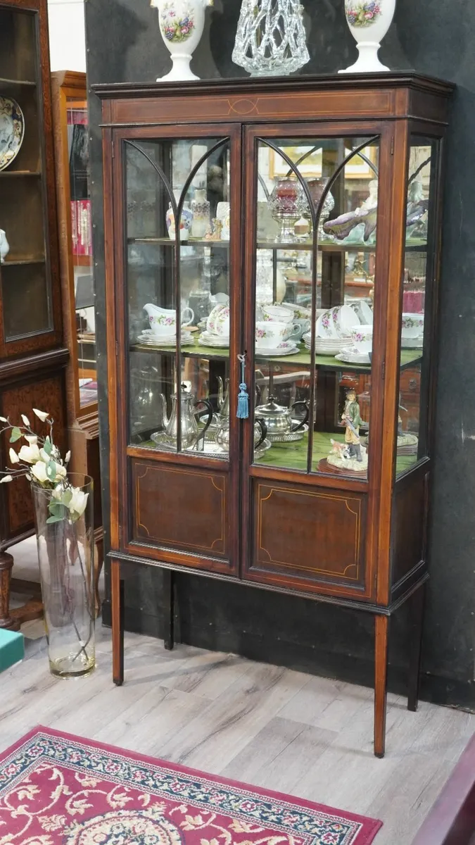 🪑 Antique Display Cabinet – Edwardian Style - Image 1