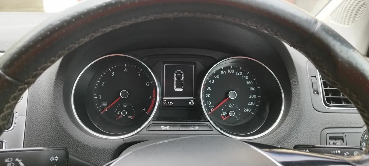 Volkswagen Polo Cross (Silver) 2015 - Image 3