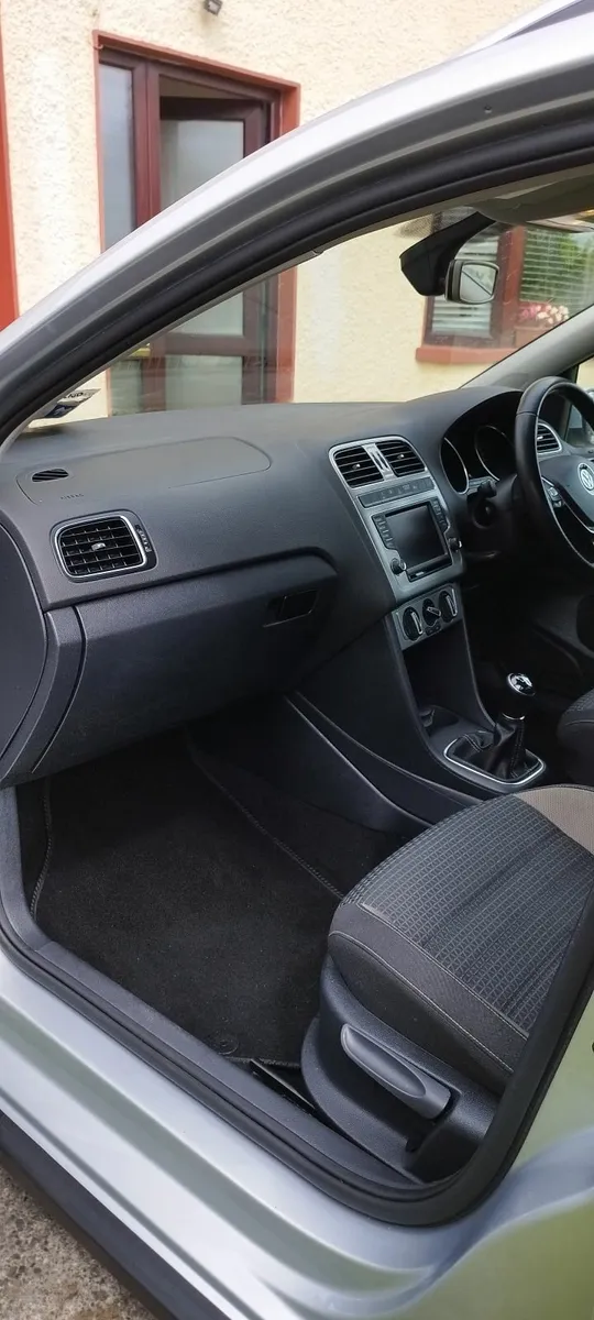Volkswagen Polo Cross (Silver) 2015 - Image 4