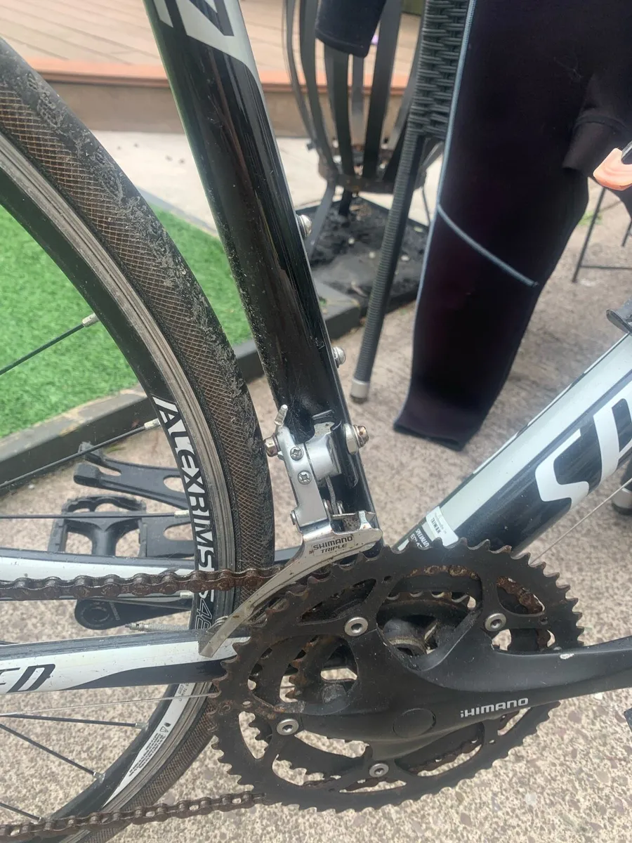 Specialized road bike - Image 3