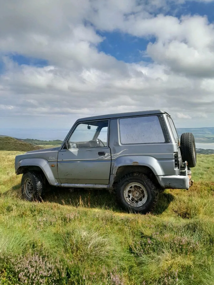 1993 daihatsu fourtrak 2.8 - Image 1