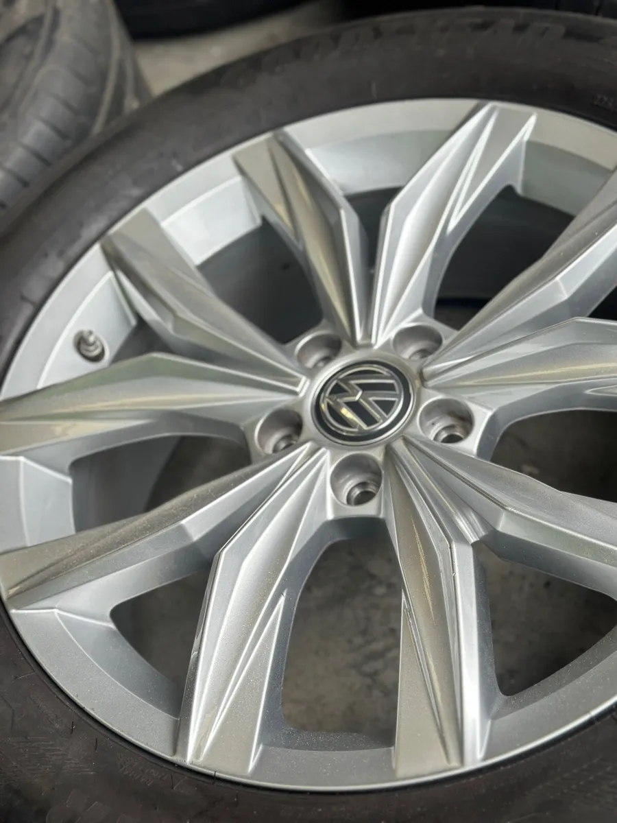 18 Original VW Alloy Wheels - Image 2