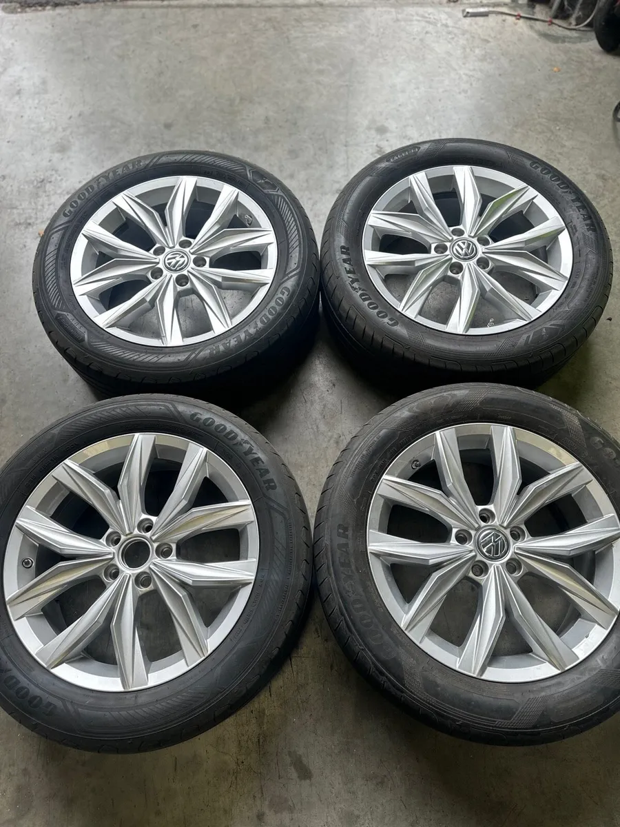 18 Original VW Alloy Wheels - Image 4