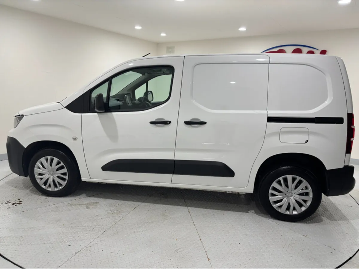 Peugeot Partner 100BHP PROFESSIONAL PREMIUM 1000KG - Image 4