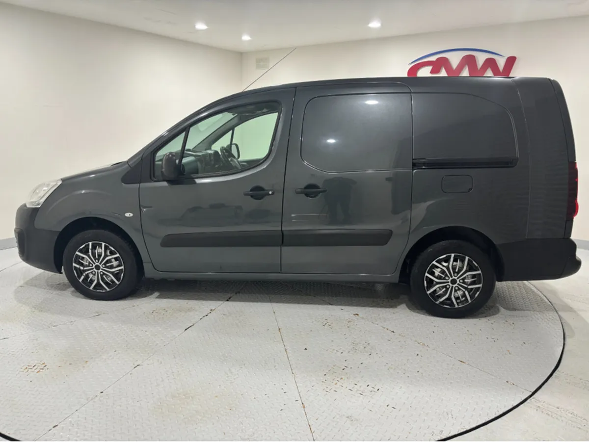 Citroen Berlingo 5-SEAT CREW VAN**1.6 BLUE HDI 100 - Image 3