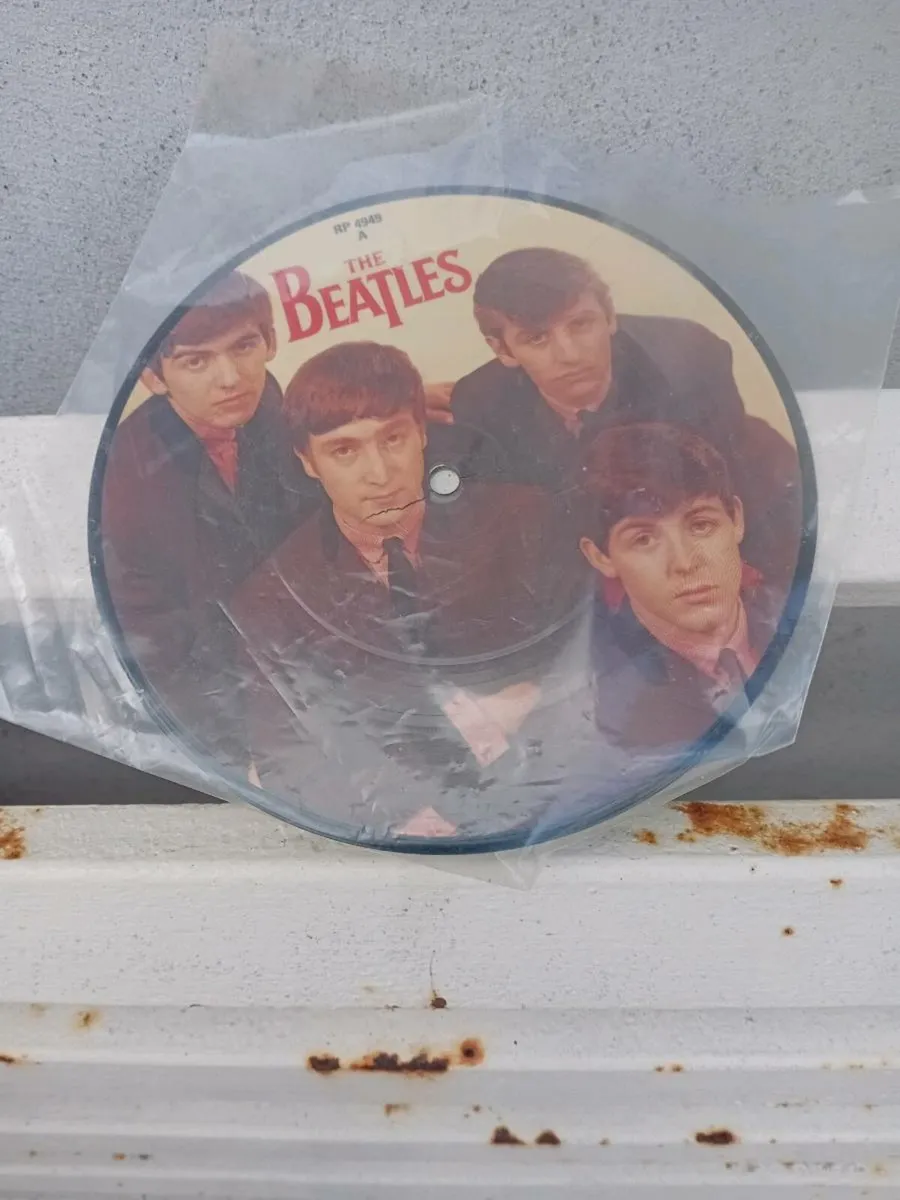 Records - Image 1
