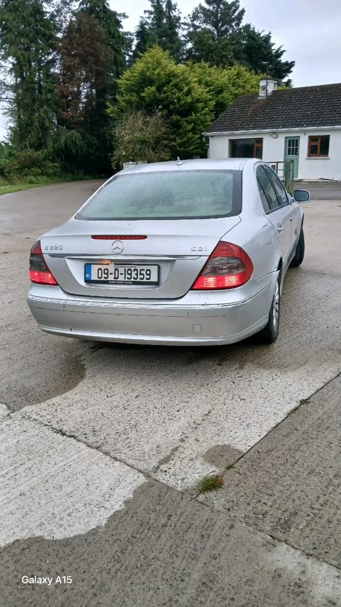 2009 e class mercedes - Image 2