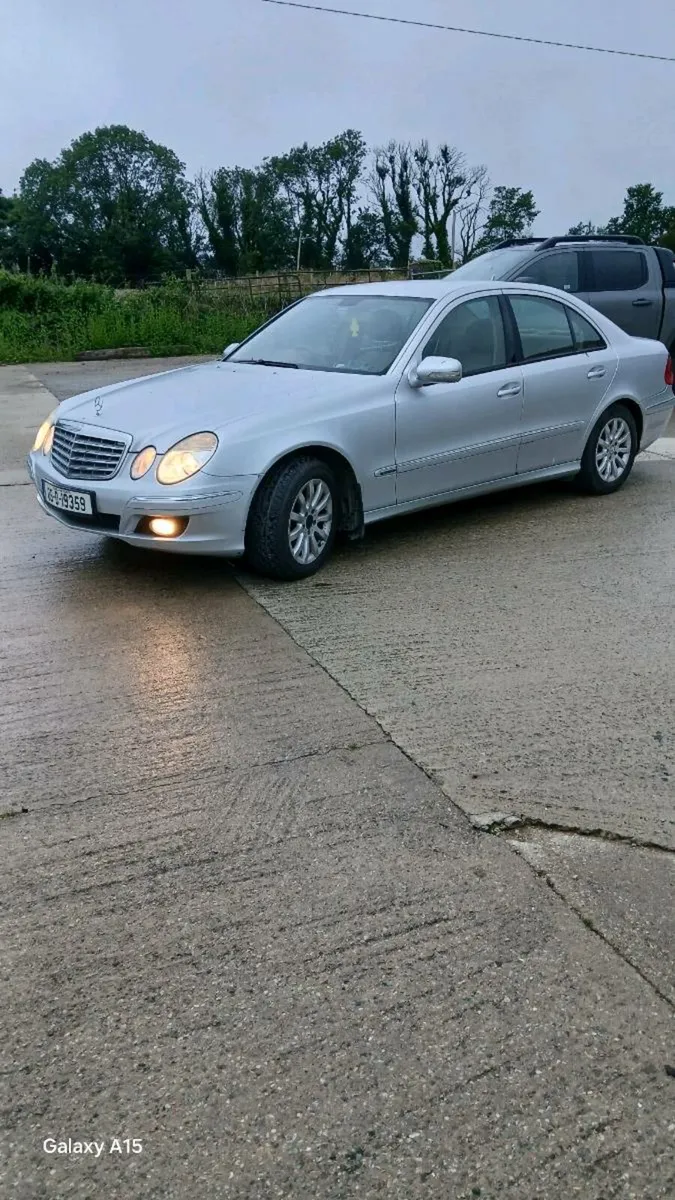 2009 e class mercedes - Image 4