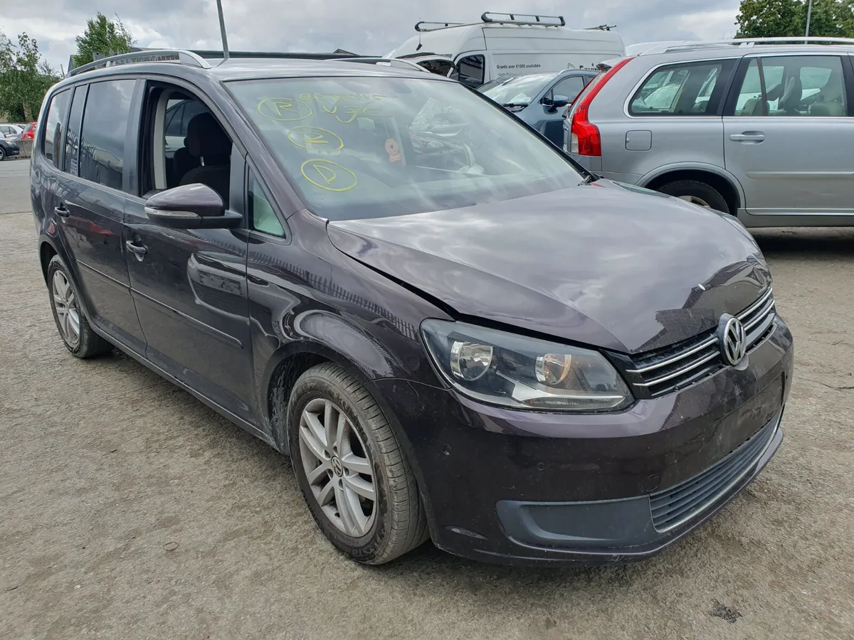 13 VW TOURAN 2.0 TDI (CFH) FOR BREAKING - Image 1