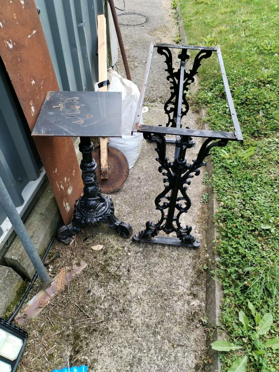 Table base - Image 1