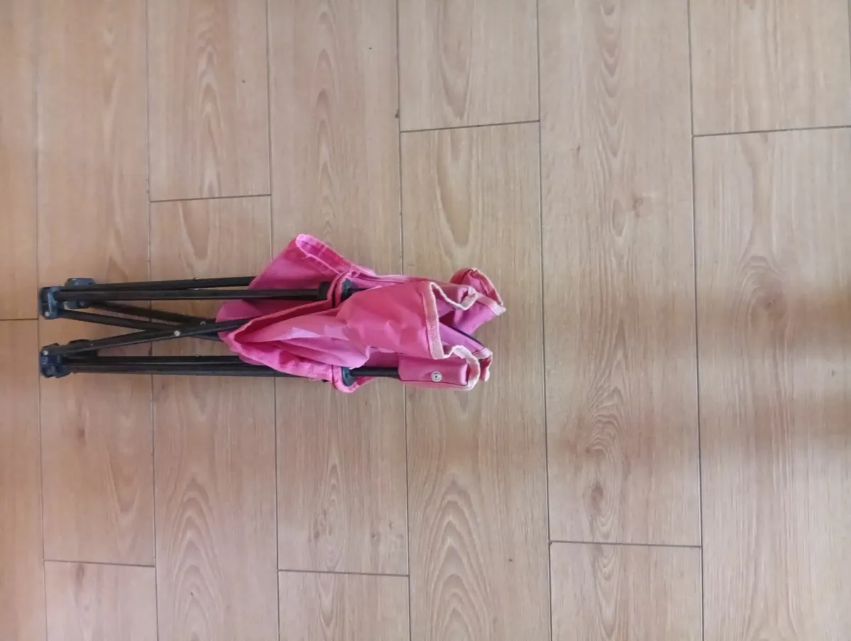 Foldable kids pink chair - Image 2