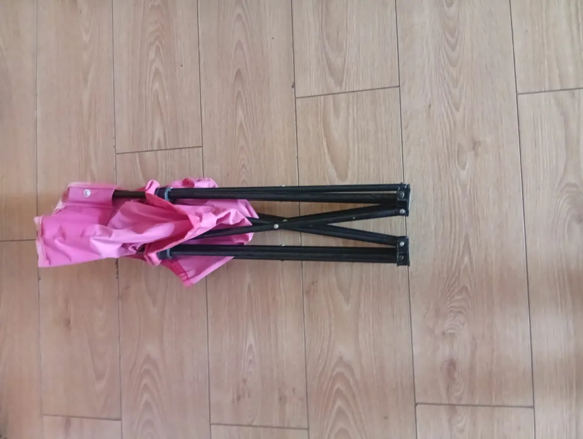 Foldable kids pink chair - Image 4
