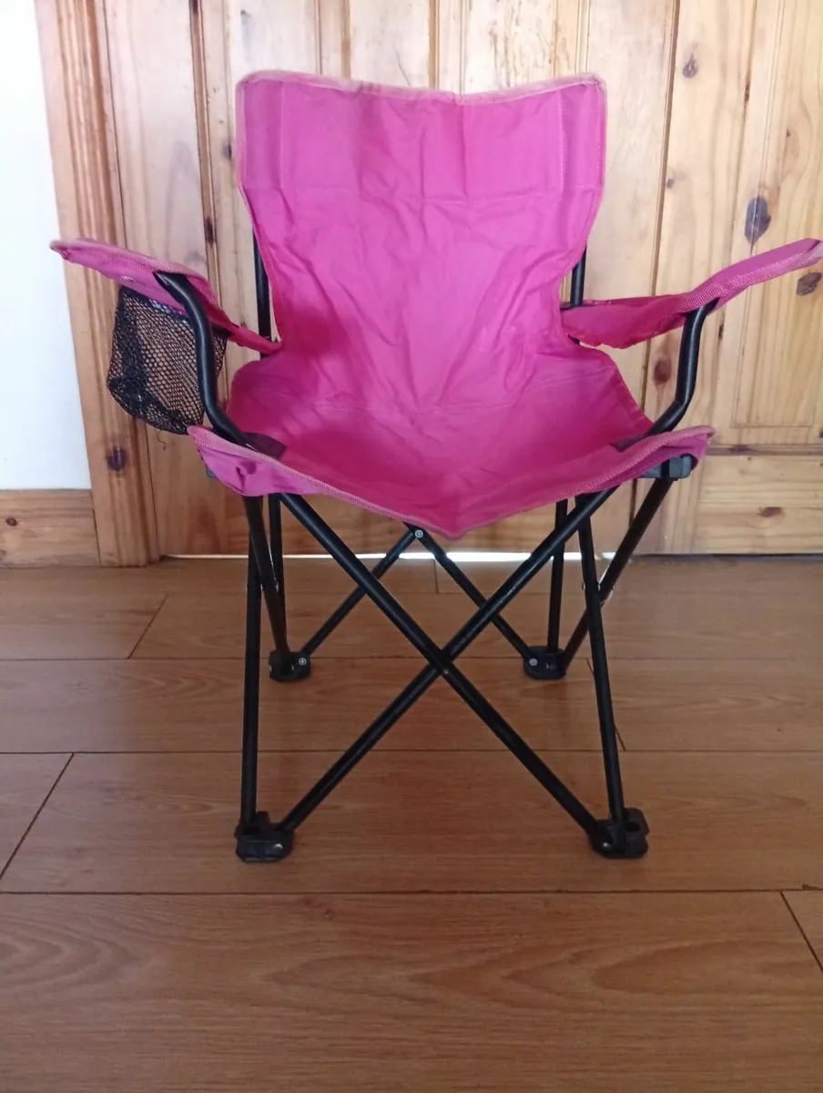 Foldable kids pink chair - Image 1