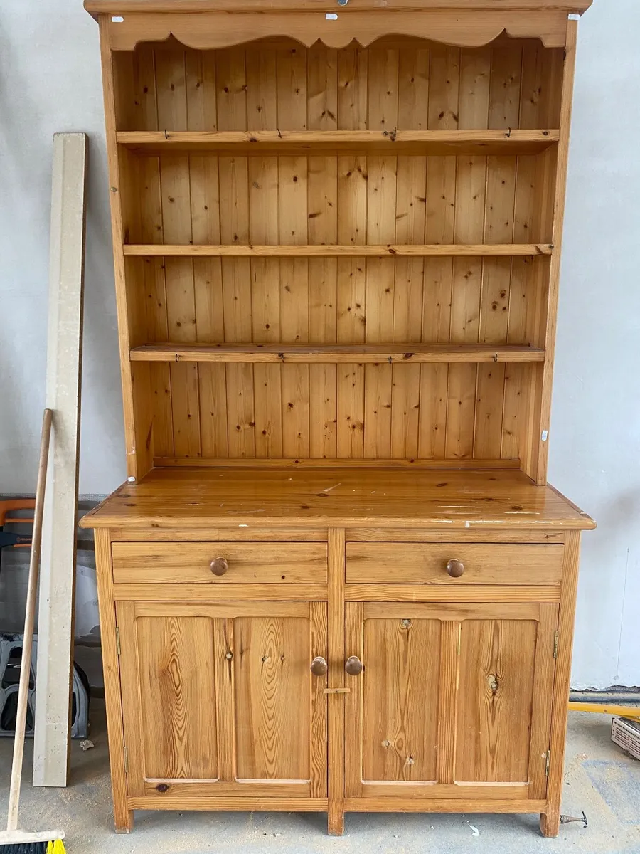 Kitchen dresser