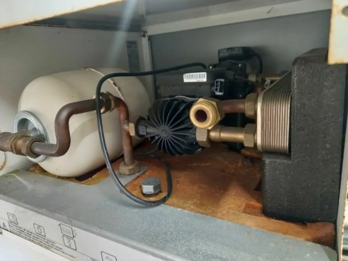 Online Auction Of A Wolf Gas Boiler & More! - Image 4