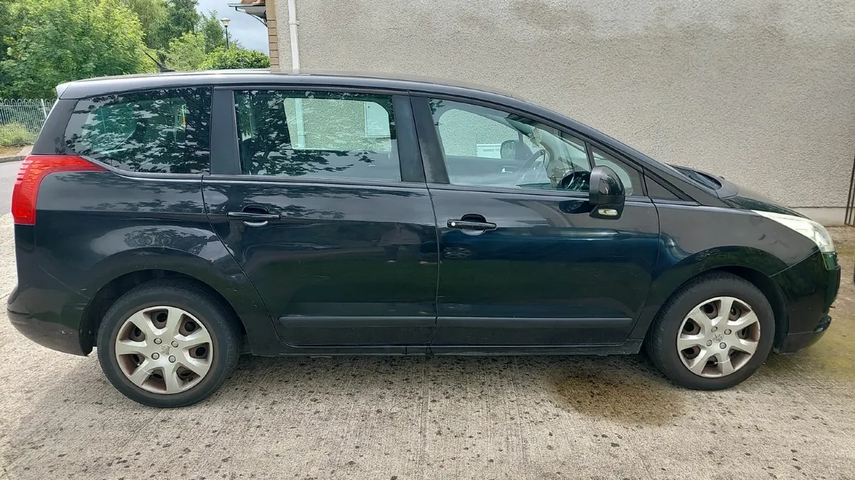 Peugeot 5008 2013 - Image 4