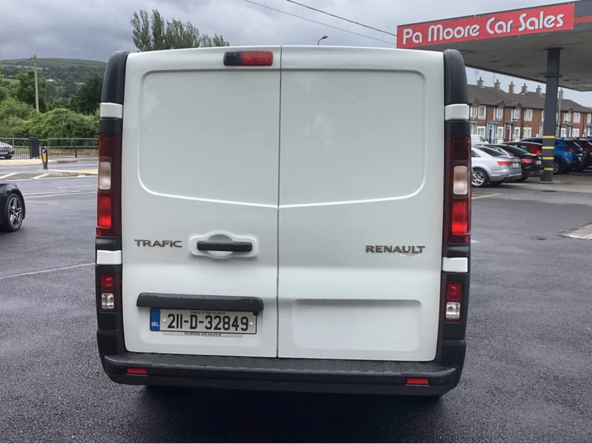 Renault Trafic ** 1 OWNER * CAMERA - Image 4