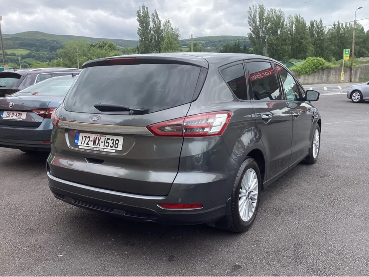 Ford S-Max ** F.S.H * SAT NAV - Image 4
