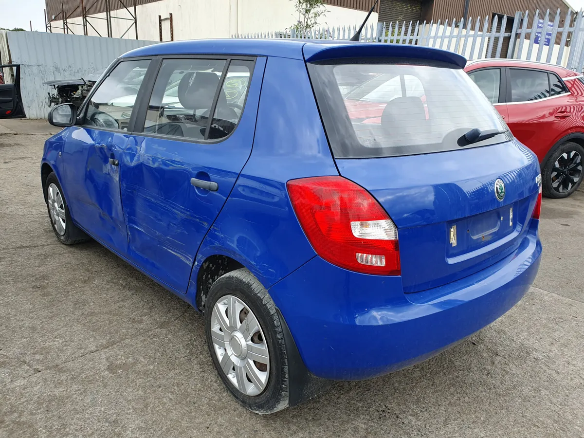 10 SKODA FABIA  1.2 P (CHF) FOR BREAKING - Image 4