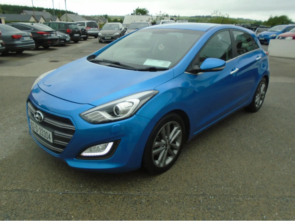 Hyundai i30 PREMIUM   MASSIVE SPEC      BLUE DRIVE - Image 4