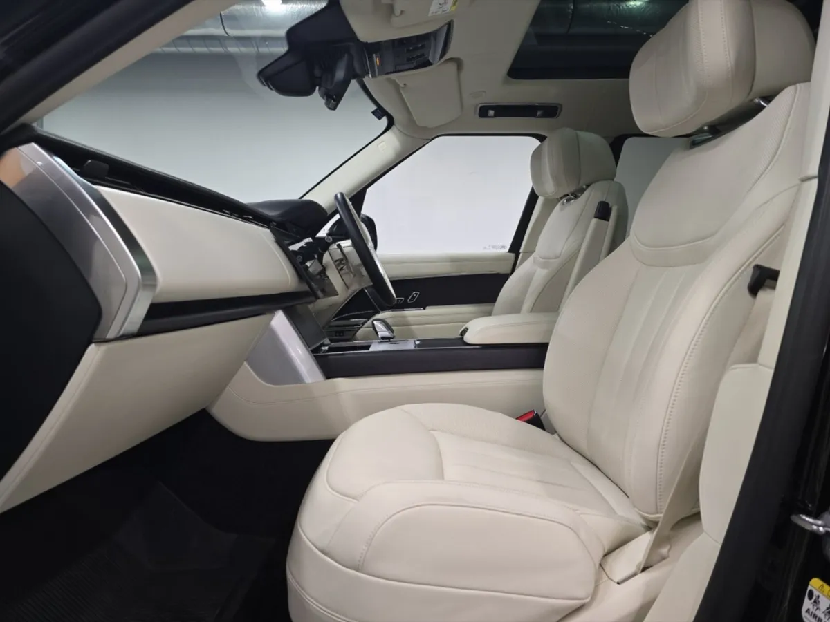 Land Rover Range Rover Diesel Estate Autobiography - Image 3