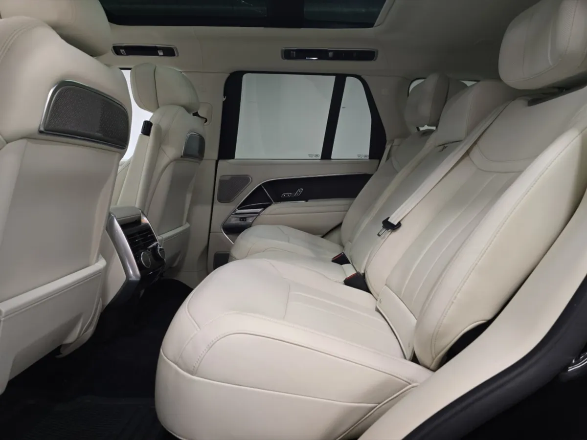 Land Rover Range Rover Diesel Estate Autobiography - Image 4