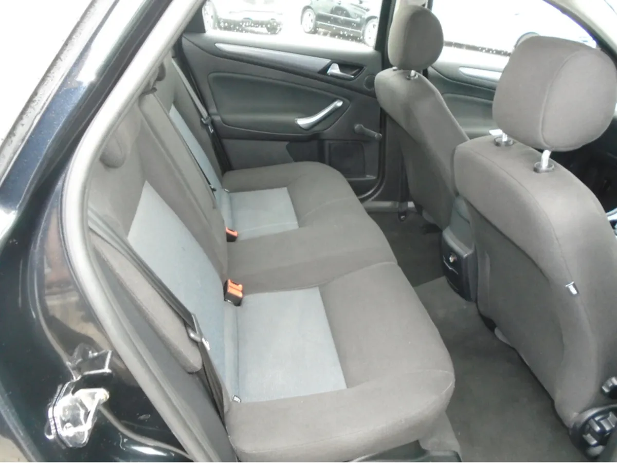 Hyundai i20 ACTIVE 84BHP 5DR 85PS - Image 2