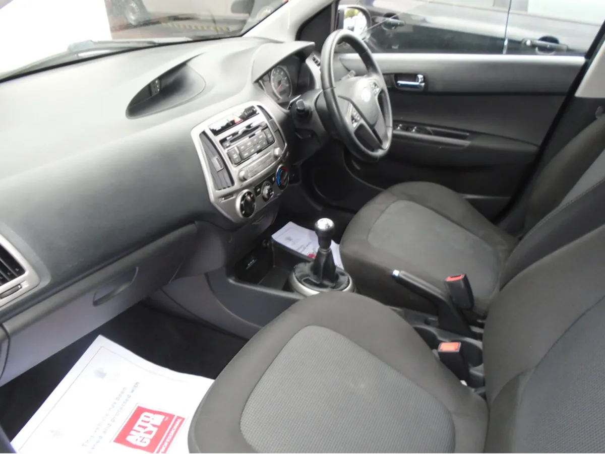 Hyundai i20 ACTIVE 84BHP 5DR 85PS - Image 4