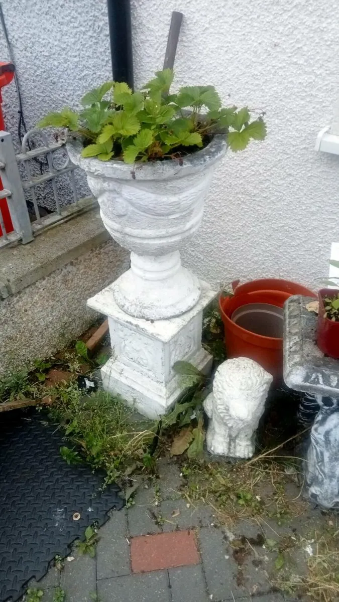 Garden ornaments - Image 1