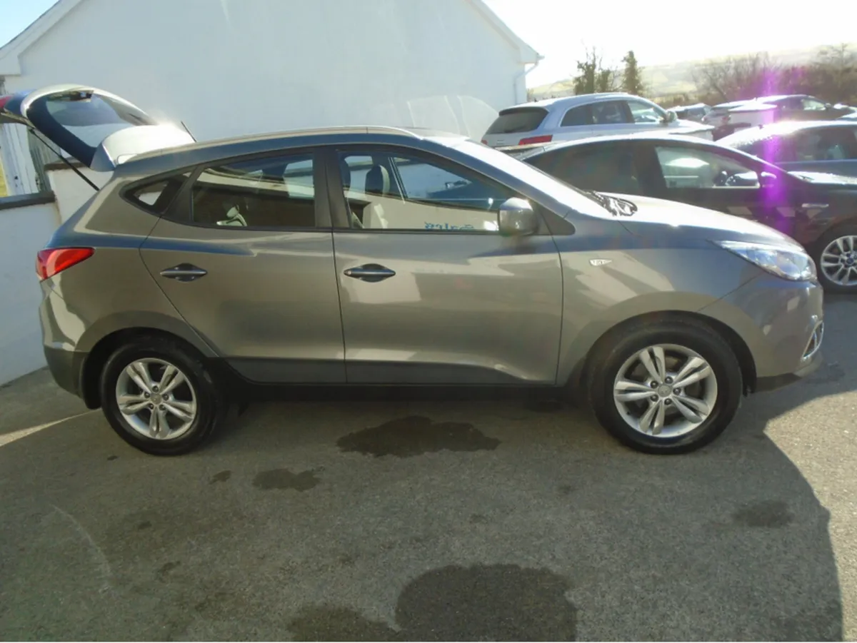 Hyundai ix35 1.7 5DR - Image 4