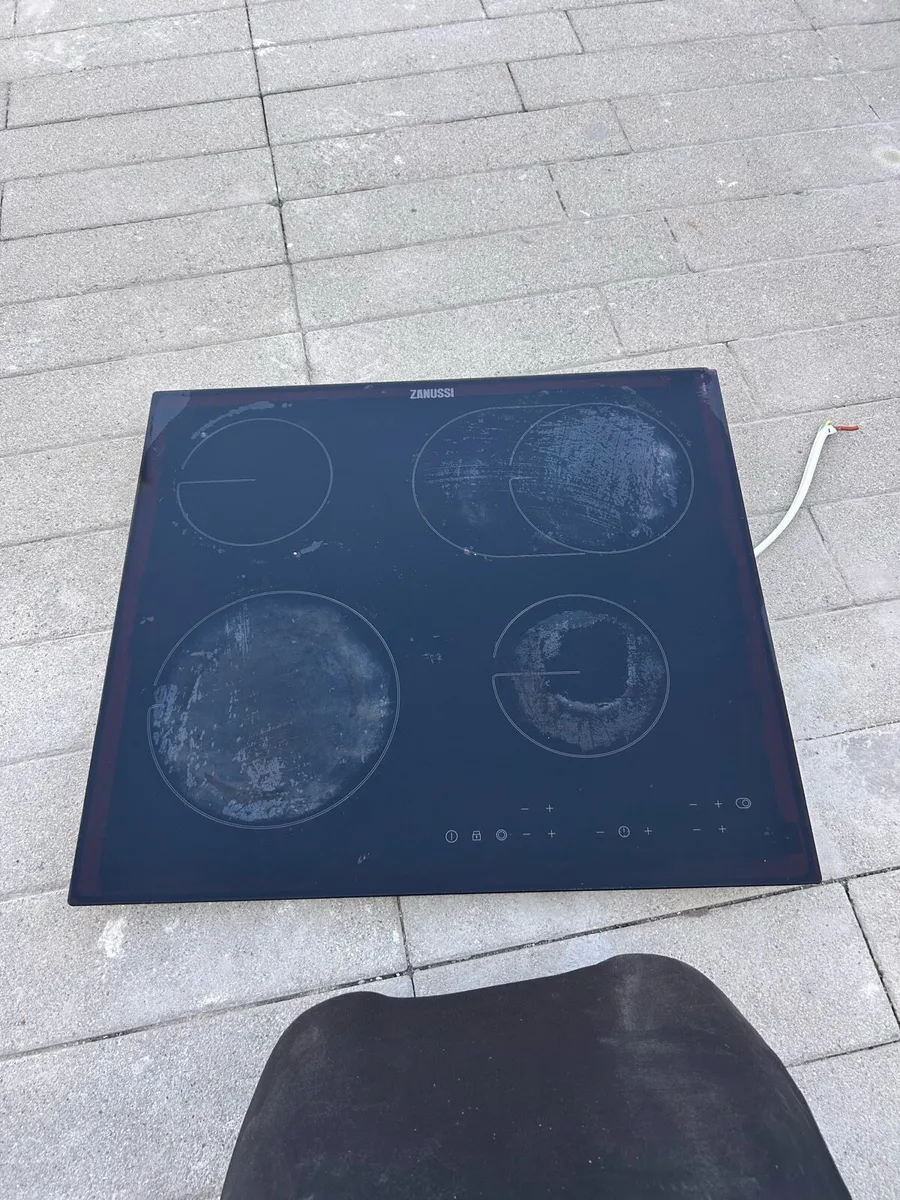 zanussi hob - Image 1