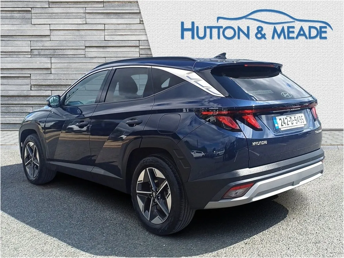 Hyundai Tucson Executive 1.6 Diesel 5dr - Image 2
