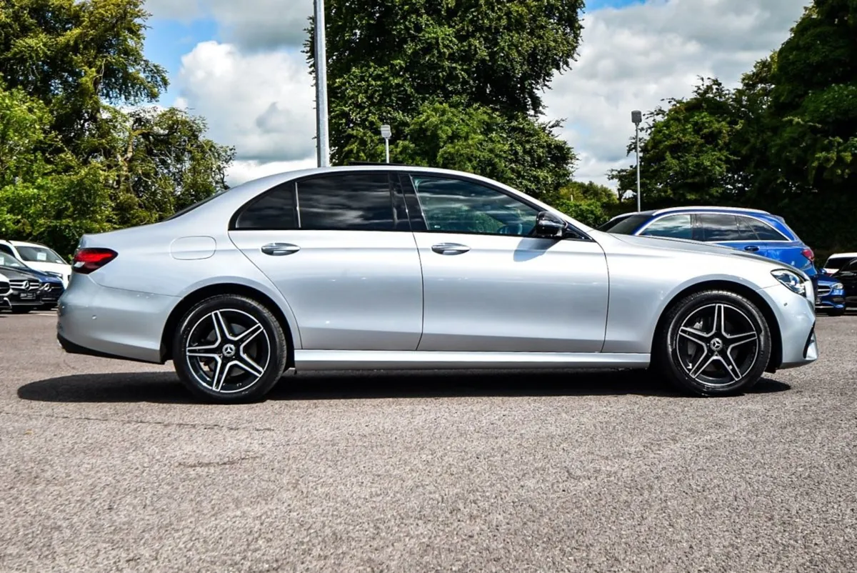 Mercedes-Benz E-Class E300de AMG Premium Plus Nig - Image 3